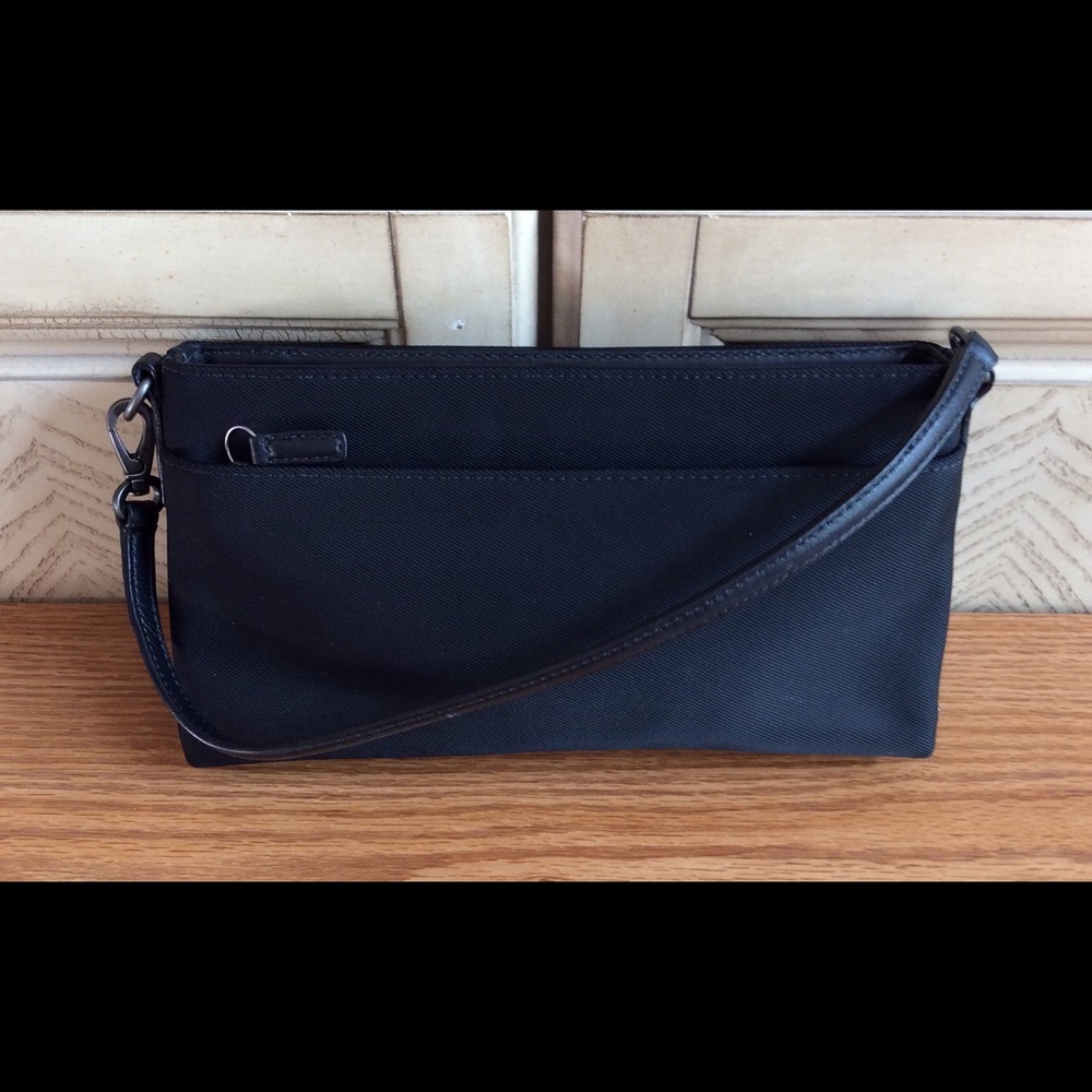 “Vintage” Coach Mercer Demi Zip-Jet Black